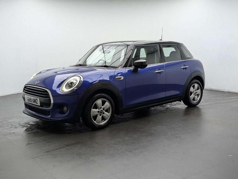 Used Mini Cooper Classic 136 HP (100 kW) 2019 Blue Hatchback
