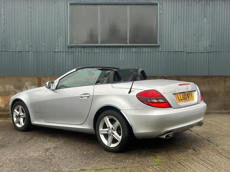 Used Mercedes SLK200 184 HP (135 kW) 2010 Silver Cabriolet