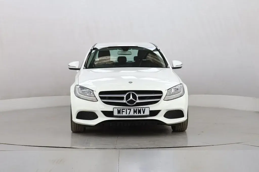Used Mercedes C220 SE 170 HP (125 kW) 2017 White Sedan