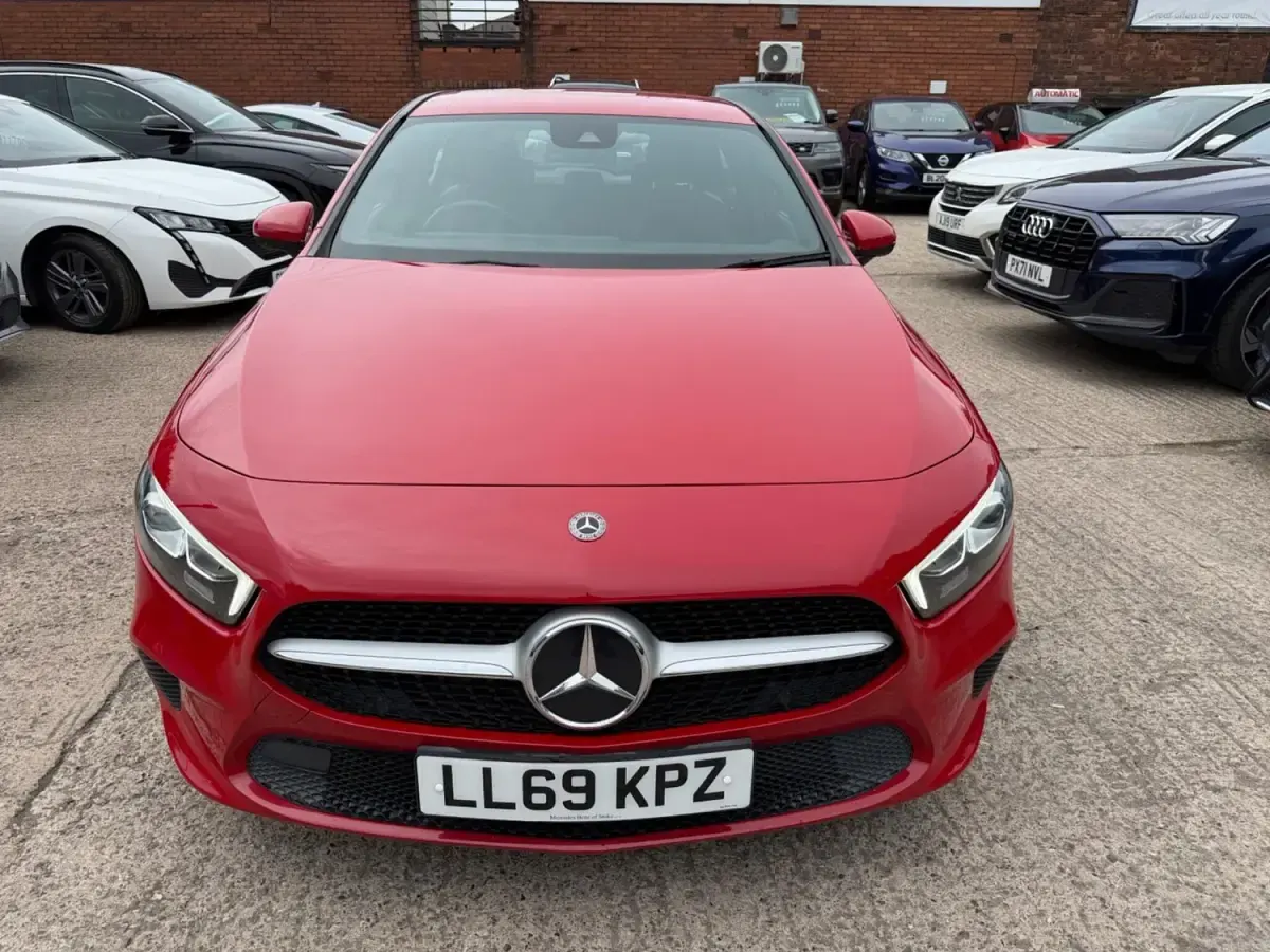 Usado Mercedes A200 150 HP (110 kW) 2019 Vermelho Citadino
