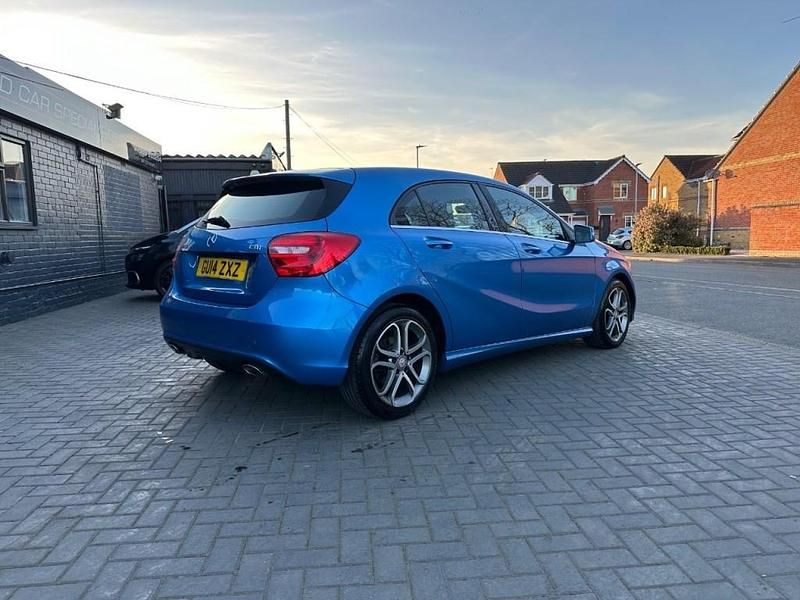 Used Mercedes A200 136 HP (100 kW) 2014 Blue Hatchback