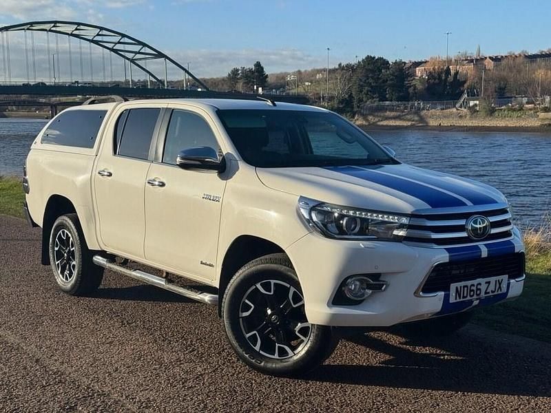 White Used 2017 Toyota HiLux Pickup | £14,999 (Super price) - Image 1/4