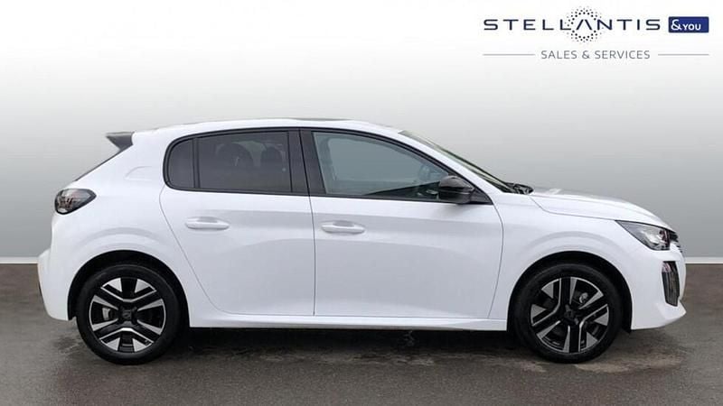 White Used 2025 Peugeot 208 Allure Hatchback | £18,292 (Good price) - Image 1/3