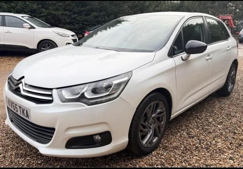 Used Citroën C4 Flair 120 HP (88 kW) 2015 White Hatchback