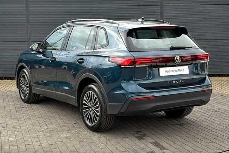 New VW Tiguan Life 150 HP (110 kW) 2025 Blue SUV