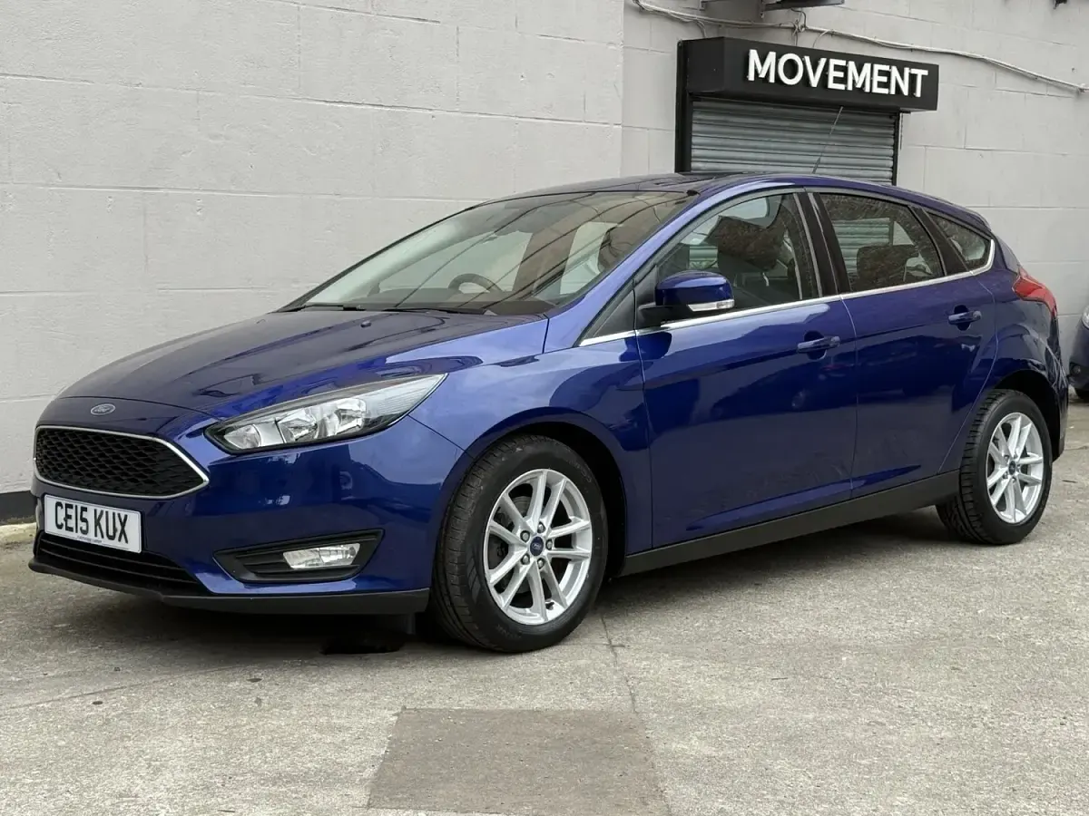 Used Ford Focus Zetec 125 HP (91 kW) 2015 Blue Hatchback