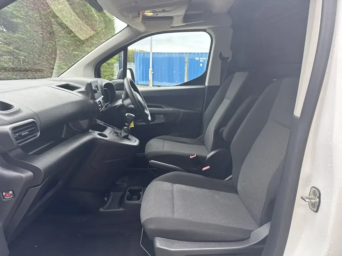 Used Toyota Proace Active 120 HP (88 kW) 2022 White MPV
