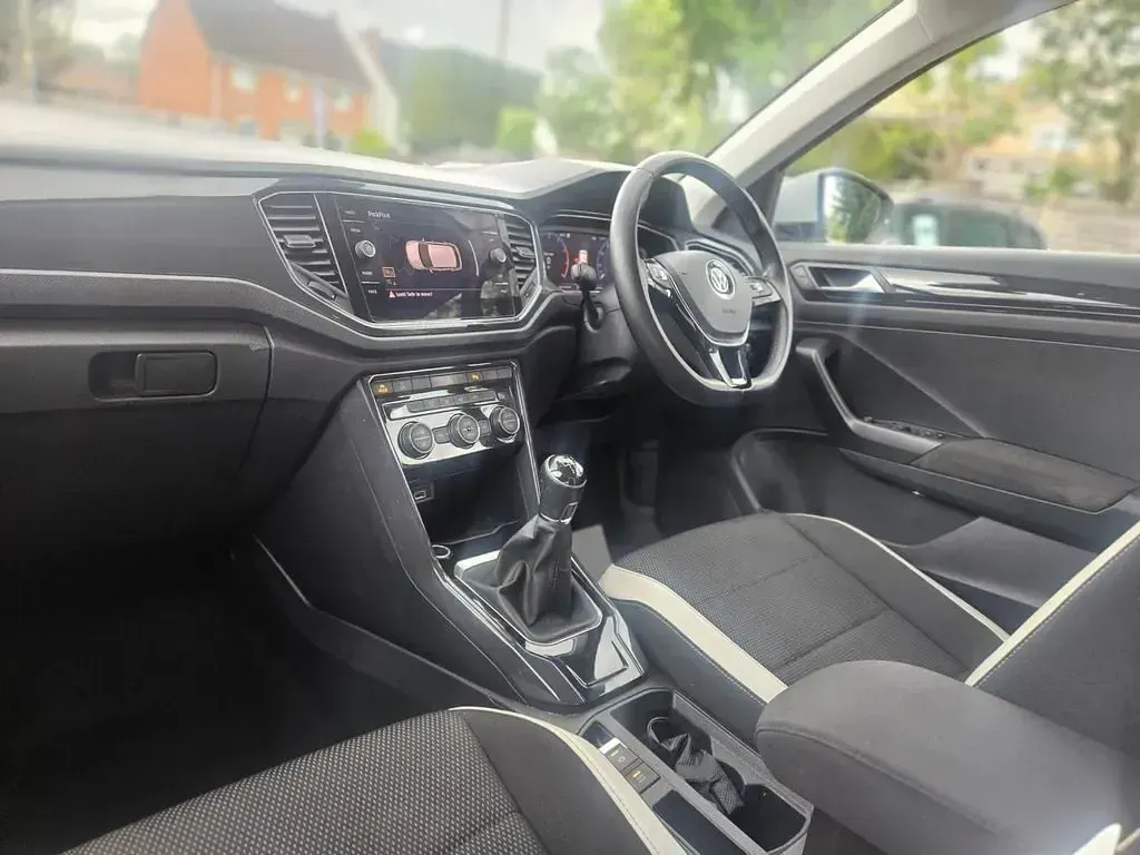 Usado VW T-Roc SEL 150 HP (110 kW) 2018 Prateado SUV