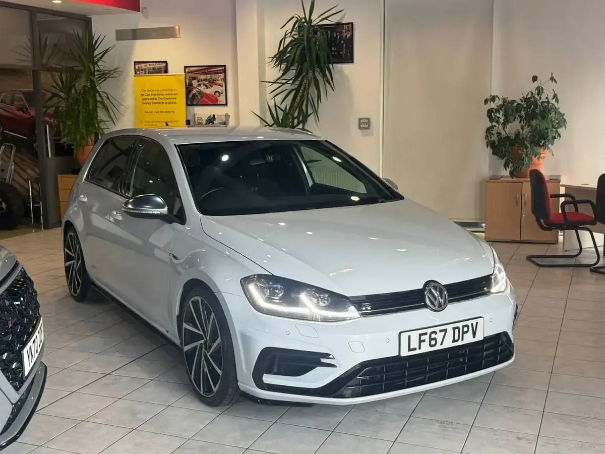 Used VW Golf VII R 310 HP (228 kW) 2017 Silver Hatchback