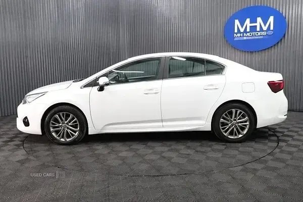 Used Toyota Avensis Business Edition 112 HP (82 kW) 2017 White Sedan