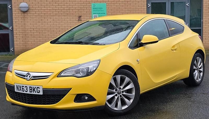 Used Vauxhall Astra GTC SRi 2013 Yellow Hatchback