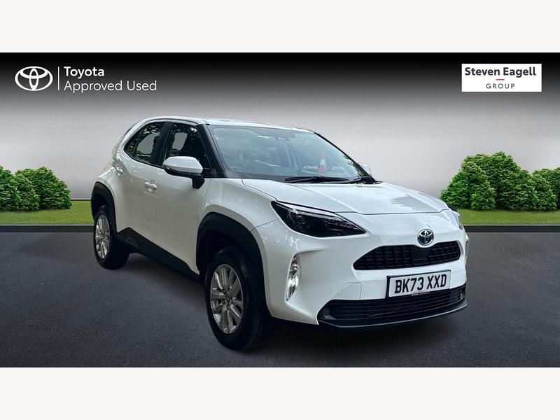 White Used 2023 Toyota Yaris Hybrid Hatchback | £20,126 (A bit pricey) - Image 1/3