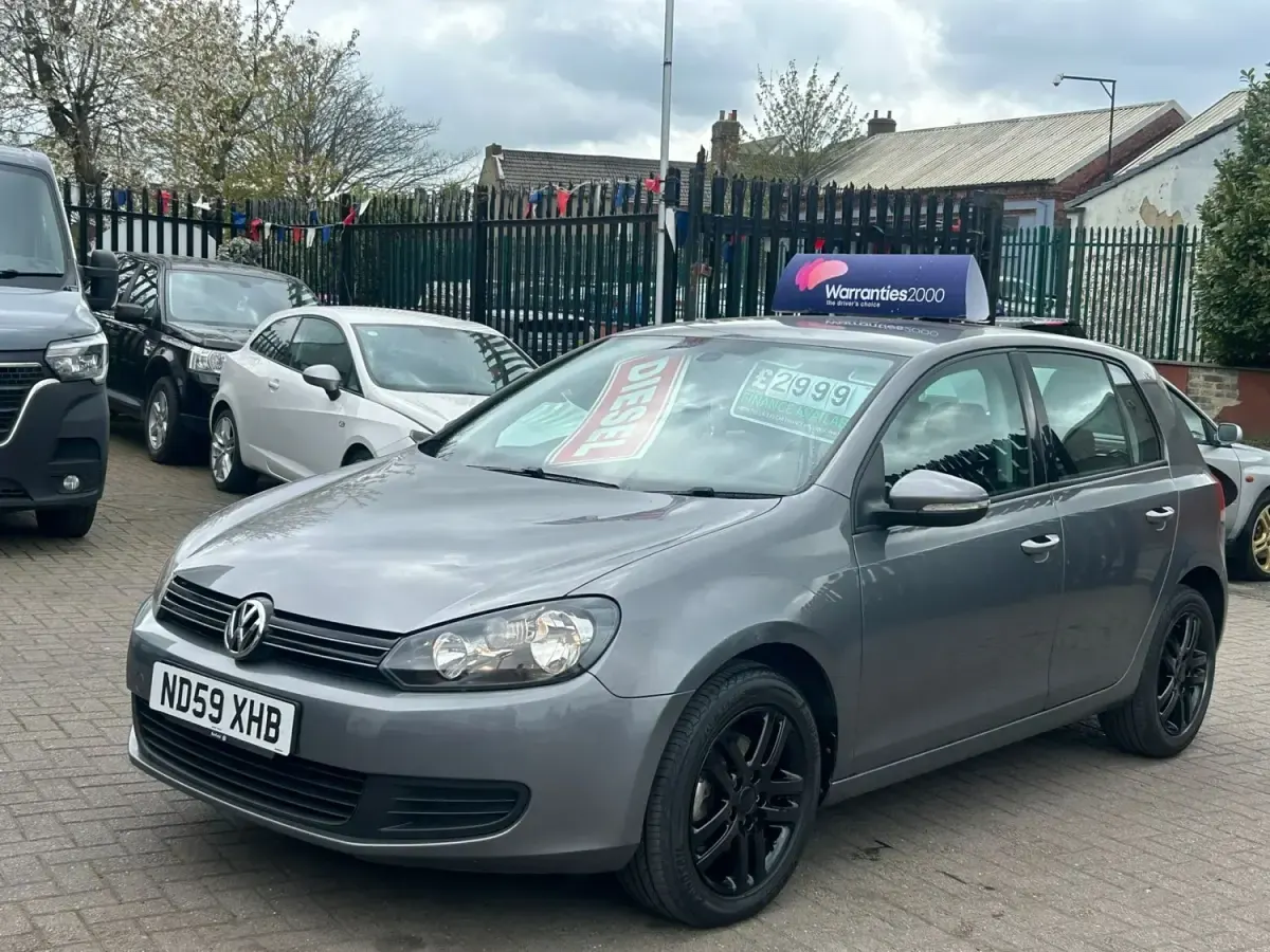 Usado VW Golf VI SE 140 HP (102 kW) 2009 Cinzento Citadino