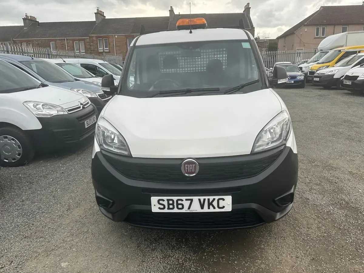 Used Fiat Doblò 95 HP (69 kW) 2018 White MPV