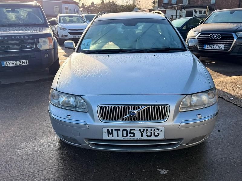 Używany Volvo V70 SE 2005 Srebrny Kombi