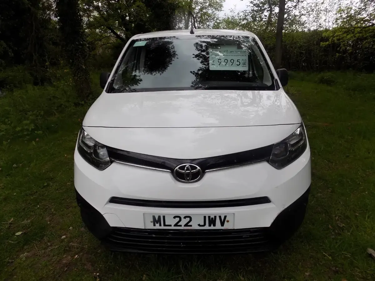 Used Toyota Proace Active 120 HP (88 kW) 2022 White MPV