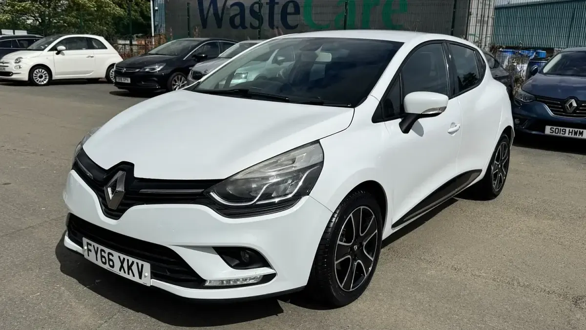 Used Renault Clio Dynamique 2016 White Hatchback