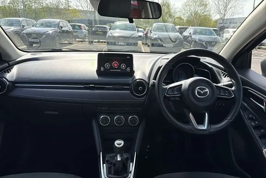 Usado Mazda 2 Inclusive 88 HP (64 kW) 2018 Azul Citadino