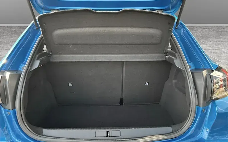 Used Peugeot 208 Allure+ 102 HP (75 kW) 2023 Blue Hatchback