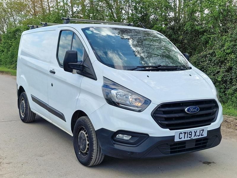 Begagnad Ford Transit Custom 105 HK (77 kW) 2019 Vit Van