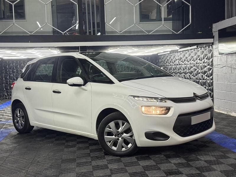 White Used 2014 Citroën C4 Picasso VTR Sport MPV | £2,495 (Good price) - Image 1/4