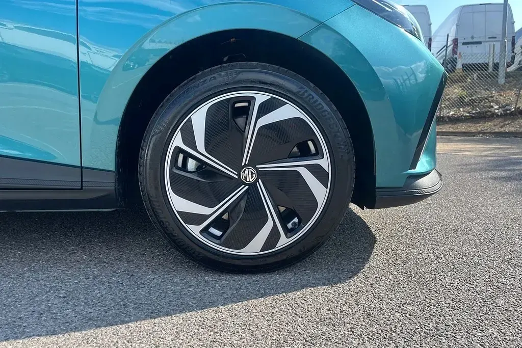 New MG MG4 EV 319 kW (435 HP) 2026 Hatchback