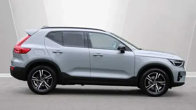 Second-hand Volvo XC40 Plus 163 CP (119 kW) 2024 Gri SUV