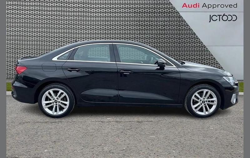 Używany Audi A3 Sport 147 KM (108 kW) 2023 Czarny Sedan/Limuzyna