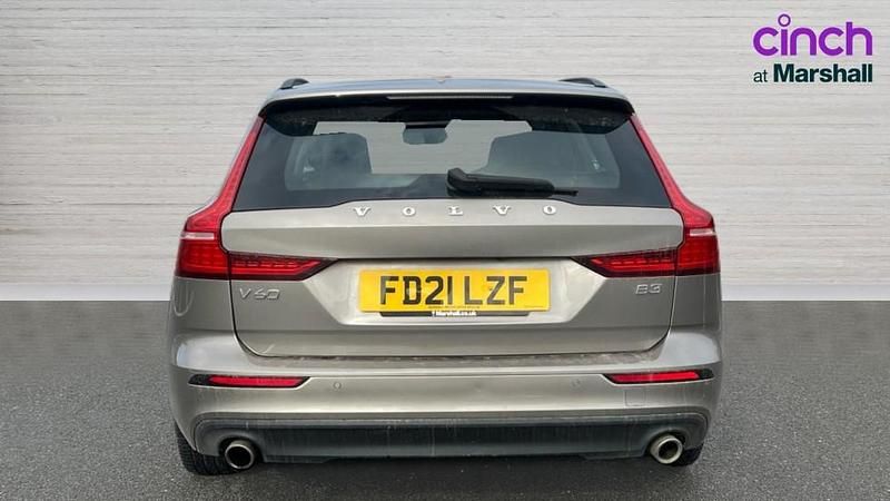 Used Volvo V60 Momentum 163 HP (119 kW) 2021 Metallic  pebble grey Estate