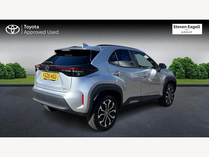 Used Toyota Yaris Hybrid Design 2025 Silver Hatchback