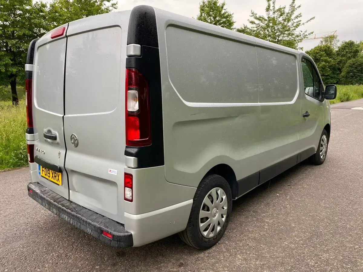 Used Vauxhall Vivaro Sportive 120 HP (88 kW) 2019 Silver MPV