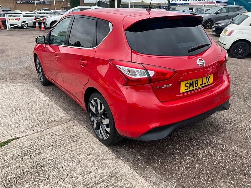 Used Nissan Pulsar Tekna 114 HP (83 kW) 2018 Red Hatchback