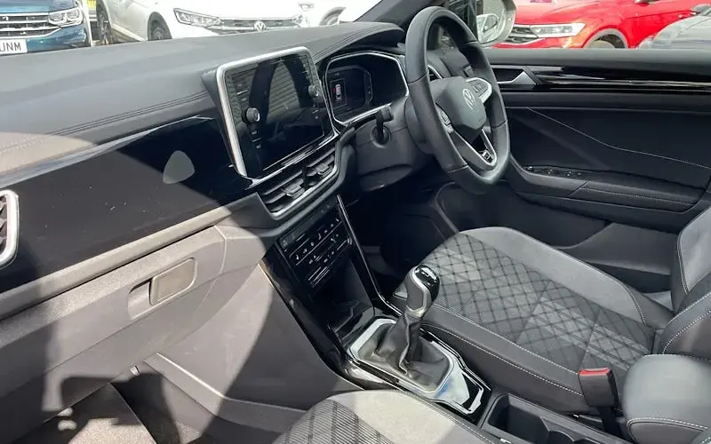 Used VW T-Roc R-line 150 HP (110 kW) 2025 Black SUV