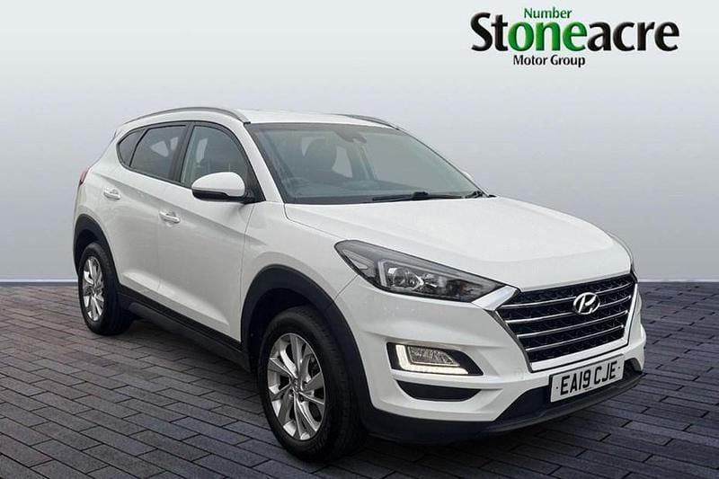 White Used 2019 Hyundai Tucson SE SUV | £12,295 (Super price) - Image 1/1