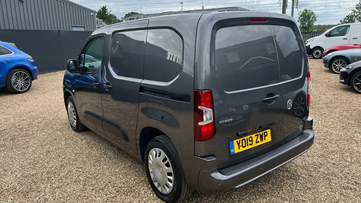 Used Vauxhall Combo Sportive 100 HP (73 kW) 2019 Grey MPV