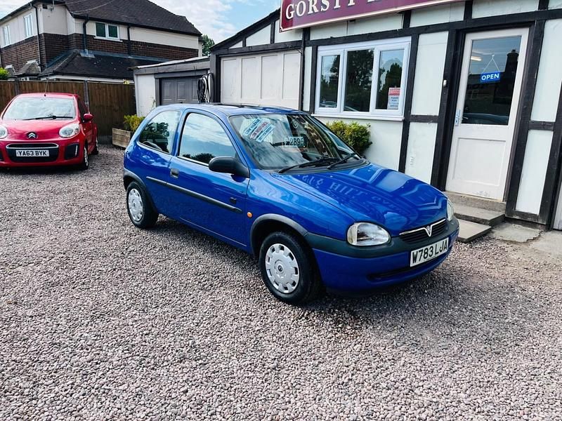 Used Vauxhall Corsa Club 2000 Blue Hatchback