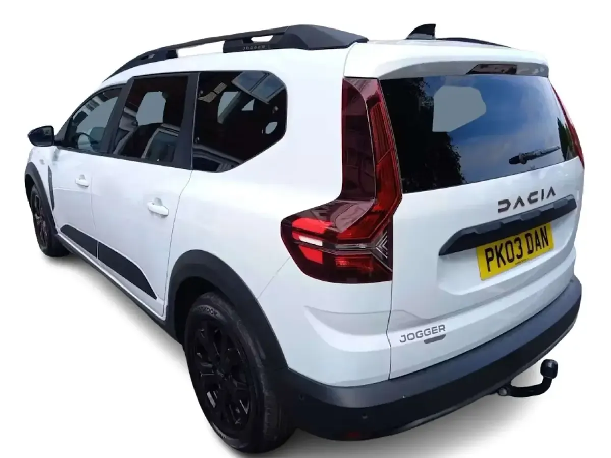 Used Dacia Jogger Extreme 141 HP (103 kW) 2023 White MPV