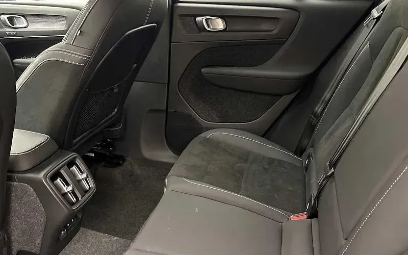 Used Volvo XC40 Plus 197 HP (144 kW) 2027 Black SUV