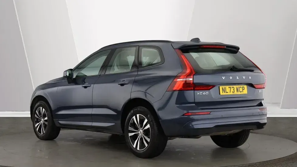 Used Volvo XC60 Core 250 HP (183 kW) 2023 Blue SUV