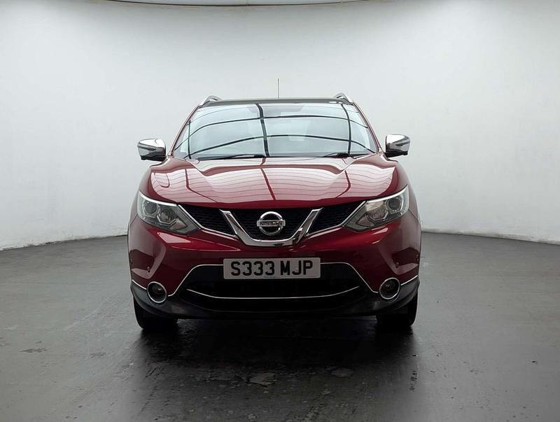 Used Nissan Qashqai Tekna 110 HP (80 kW) 2015 Red SUV