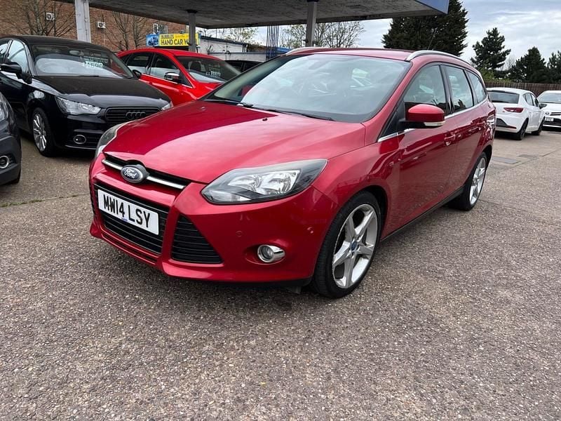 Used Ford Focus Titanium 2014 Red Estate