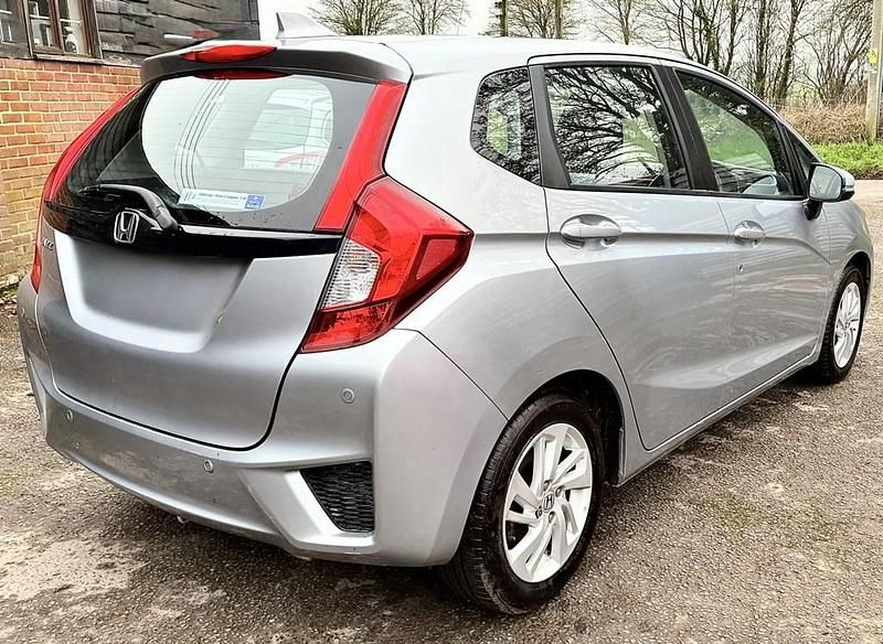 Used Honda Jazz SE 2017 Silver Hatchback