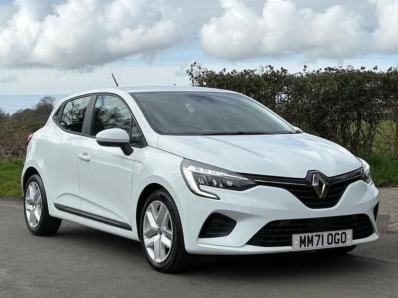 Used Renault Clio V Play 90 HP (66 kW) 2022 White Hatchback