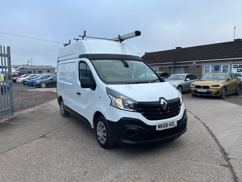White Used 2018 Renault Trafic Business Van | £10,495 (Fair price) - Image 1/4