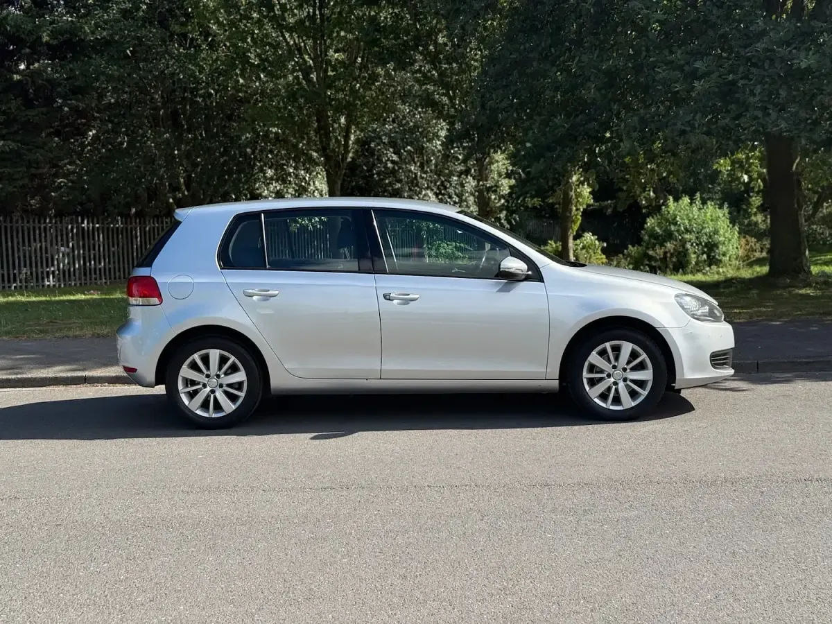 Used VW Golf VII Match 105 HP (77 kW) 2012 Silver Hatchback