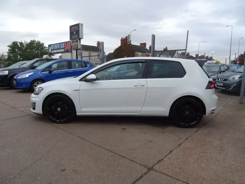 Used VW Golf VII GTD 2014 White Hatchback