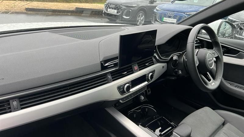 Used Audi A4 S-Line 150 HP (110 kW) 2023 White Estate