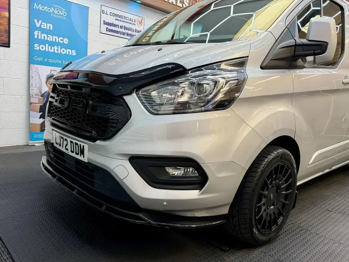 Used Ford Transit Custom Limited 130 HP (95 kW) 2023 Silver Van
