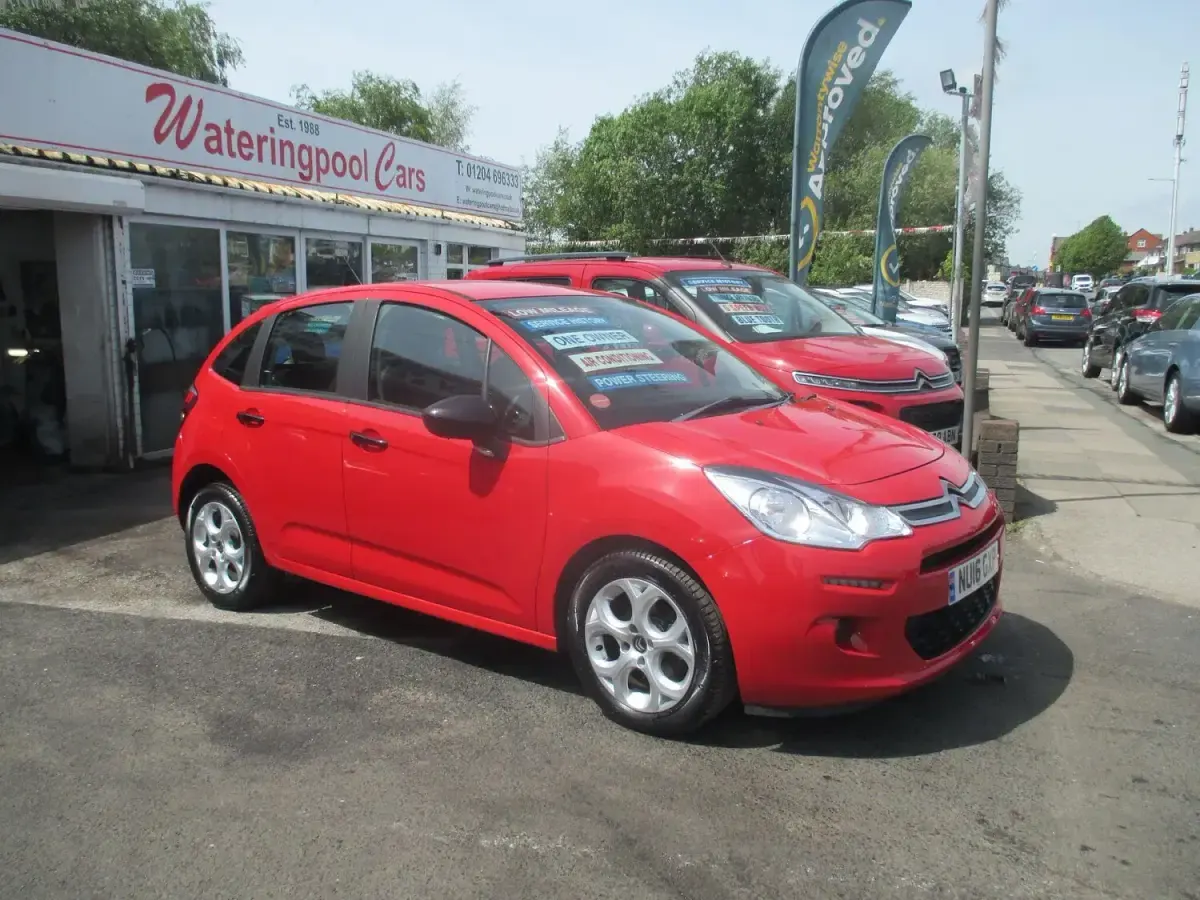 Used Citroën C3 PureTech 2016 Red Hatchback