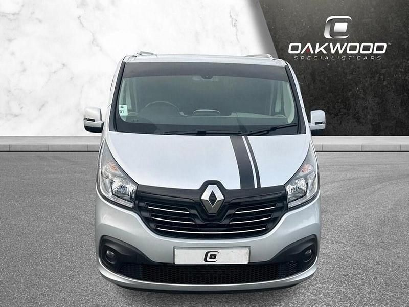 Gebraucht Renault Trafic 125 PS (91 kW) 2017 Silber Van / Kleinbus